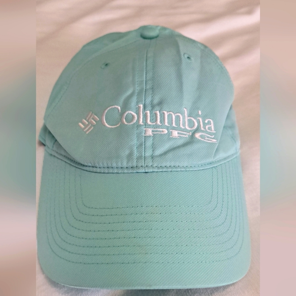 Columbia Cap women